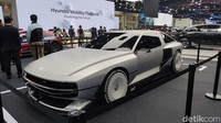 Hyundai N Vision 74 dipajang di area depan booth Thailand Motor Expo 2023 dengan pembatas khusus. Foto: Septian Farhan Nurhuda / detikcom