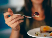 Apa Benar Makanan Mentah Lebih Baik daripada Makanan Matang?