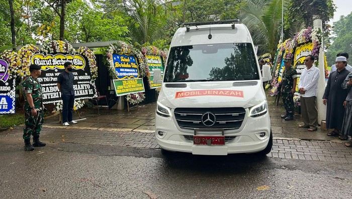 Jenazah Doni Monardo diberangkatkan untuk disemayamkan di Mako Kopassus (Kade/detikcom)