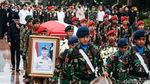 Jenazah Doni Monardo Dimakamkan Secara Militer di TMP Kalibata