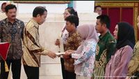 Jokowi Bagikan 2,5 Juta Sertifikat Tanah Elektronik