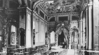 Di Eropa ada banyak kafe berusia ratusan tahun. Salah satunya New York Cafe yang ada di Budapest, Hungaria. Kafe ini berdiri di bagunan kuno dari tahun 1894. Foto: Pool/Site