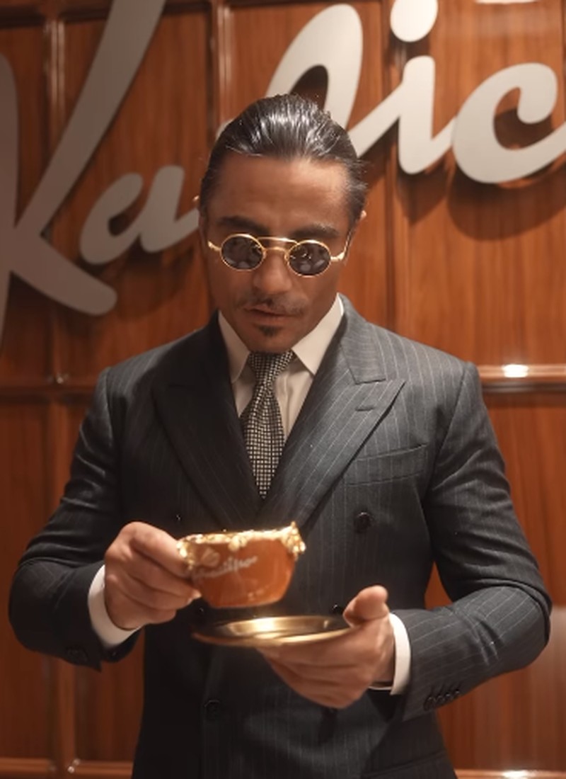 Ada Pastry hingga Kopi Berlapis Emas di Kafe Milik Salt Bae