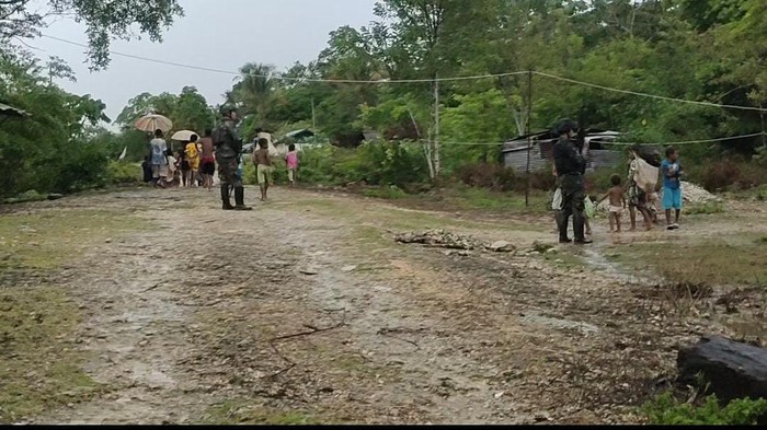 Personel Satgas Yonif 133/YS menggagalkan rencana Tentara Pembebasan Nasional Papua Barat (TPNPB) mengibarkan bendera bintang kejora di Kabupaten Maybrat, Papua Barat Daya.