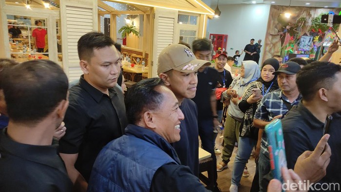 Ketum PSI Kaesang Pangarep saat bertemu komunitas dan influencer di Kota Malang