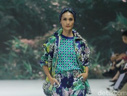 Foto: 10 Koleksi Busana Modest Corak Bunga nan Playful dari Heaven Lights