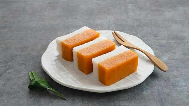 Kue Talam Ubi, Indonesian traditional snack made from sweet potato, flour and coconut milk.