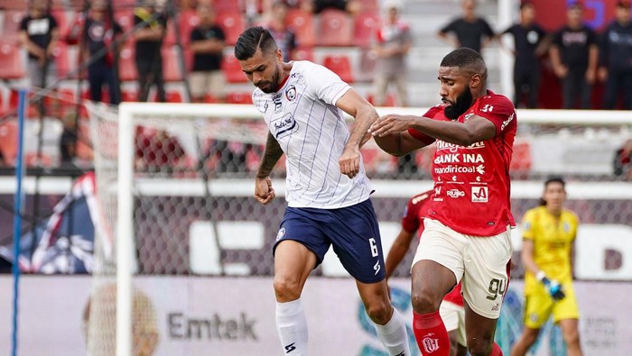Laga Bali United vs Arema FC