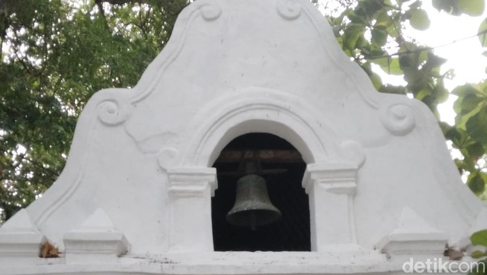 Lonceng Raffles Keraton Kanoman