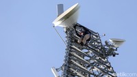 Ridwan Arifin merupakan teknisi yang bertugas merawat tower BTS milik BAKTI Kominfo di Natuna. Ia memiliki tanggung jawab untuk merawat 19 tower BTS.