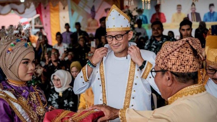 Menparekraf Sandiaga Uno menghadiri Ritual Adat Molabot Tumpe.
