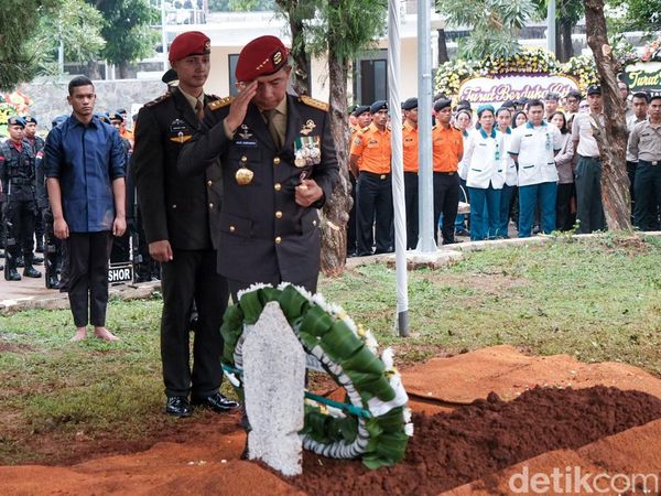 Momen Panglima TNI hingga AHY Beri Penghormatan untuk Doni Monardo