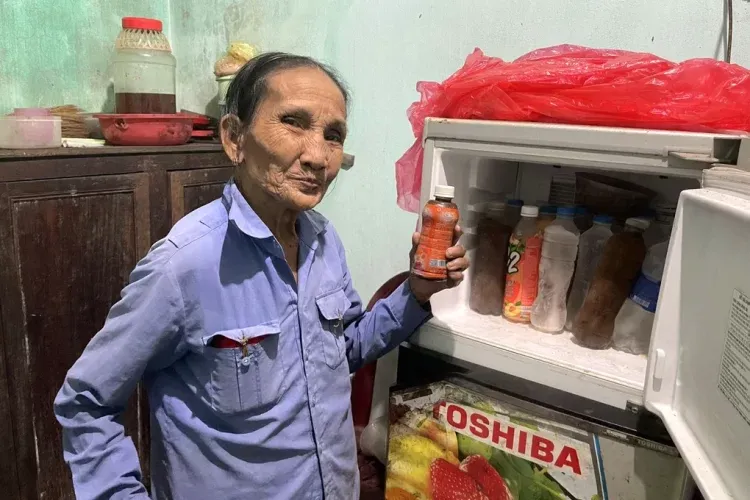 Nenek Asal Vietnam Ini Bertahan Hidup dengan Minum Soft Drink Selama 50 Tahun