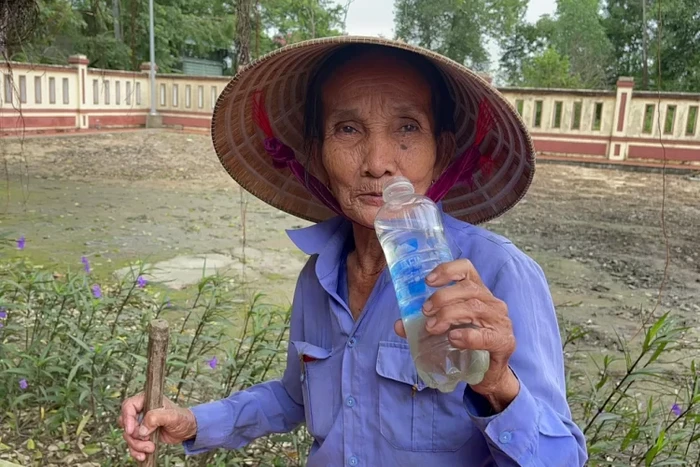 Nenek Asal Vietnam Ini Bertahan Hidup dengan Minum Soft Drink Selama 50 Tahun