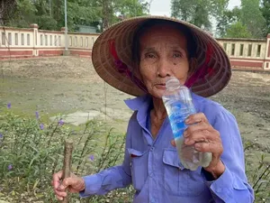 Penjual Nasi Uduk Curhat Soal QRIS hingga Nenek Selama 50 Tahun Minum Softdrink