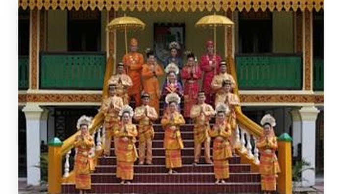 Pakaian Adat Melayu Riau