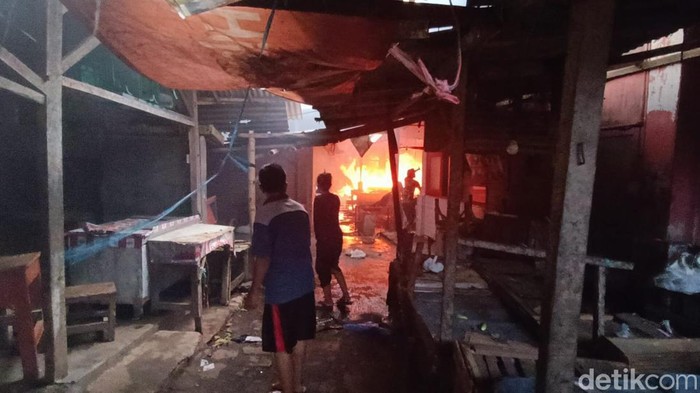 Pasar leces Probolinggo kebakaran