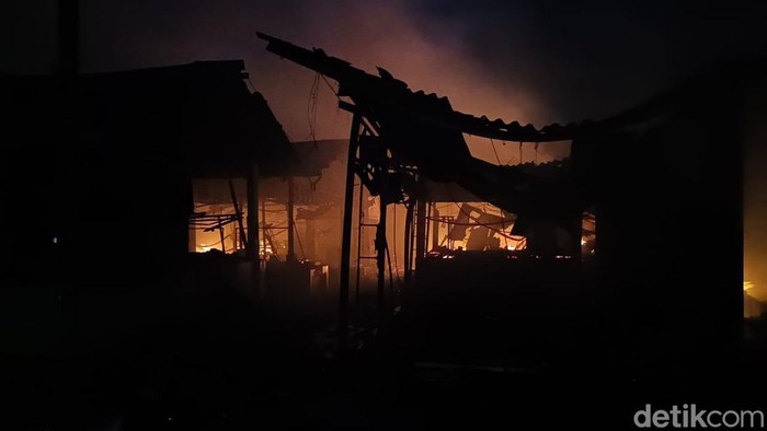 Pasar leces Probolinggo kebakaran