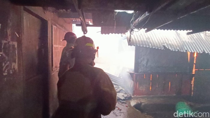 Pasar leces Probolinggo terbakar