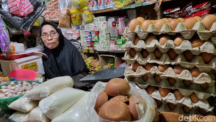 pedagang pasar genteng surabaya