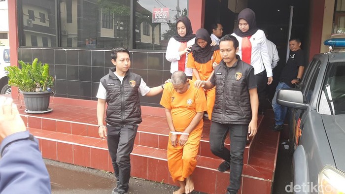 Pelaku penganiayaan anak berkebutuhan khusus hingga tewas di Tasikmalaya.