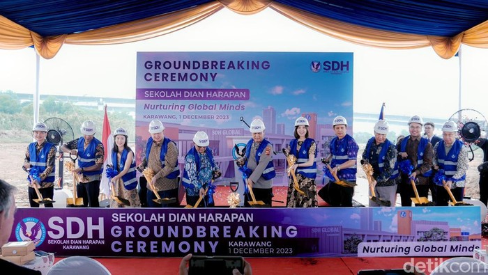 Peletakan batu pertama sekolah bertafar internasional di Karawang