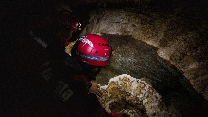 Potensi sumber air bersih di Gunungkidul Penulusur gua dari Save+Rescue menunjukkan sumber air bersih di Gua Plelean, Tepus, Gunungkidul, DI Yogyakarta.