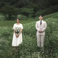 Melalui media sosial pribadinya, putri ketiga Helmy Yahya, Rachell Yahya membagikan foto-foto prewedding dirinya dengan calon suami yang merupakan Oppa Korea. Konsep pemotretannya itu tampak simpel namun tetap memukau. Foto: Twitter/Rachell Yahya