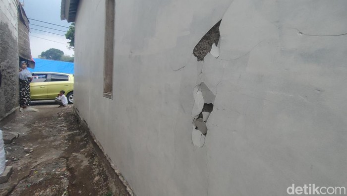 Rumah tahan gempa di Desa Cibulakan rusak