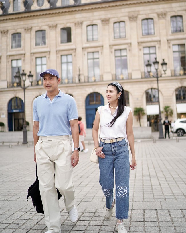 Salah satu bentu penghargaan Harvey Moeis kepada Sandra Dewi adalah selalu memberikan hadiah di setiap hari spesial. Foto: Instagram @sandradewi88