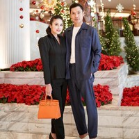 Harvey Moeis dan Sandra Dewi juga sering kali liburan bersama, baik liburan domestik maupun luar negeri. Keduanya kerap bergaya serasi dengan busana warna senada atau model serupa. Foto: Instagram @sandradewi88