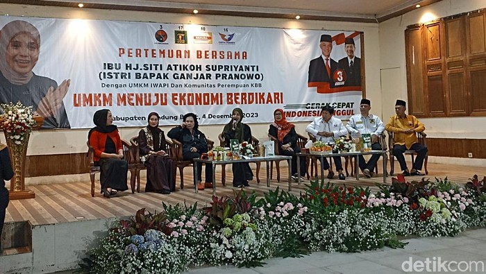 Siti Atikoh bertemu dengan ratusan pelaku UMKM se-Bandung Raya beserta Komunitas Perempuan KBB.