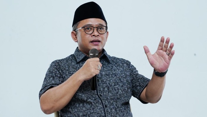 Staf Khusus Menag bidang Media dan Komunikasi Publik Wibowo Prasetyo