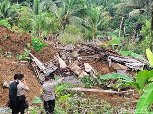 Tanah Longsor Timpa Rumah di Somagede Banyumas, 1 Penghuni Tewas
