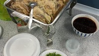 Jika ingin menikmati tempe mendoan berukuran jumbo bisa mampir ke Mendoan Kane. Tempat beli tempe mendoan ini berlokasi di Menteng, harganya Rp 20.000-an. Foto: Instagram/Google Review