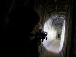 Militer Israel Banjiri Terowongan Gaza untuk Setop Serangan Hamas