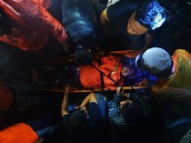 Tim SAR Evakuasi Pendaki Terdampak Erupsi Gunung Marapi