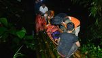Tim SAR Evakuasi Pendaki Terdampak Erupsi Gunung Marapi