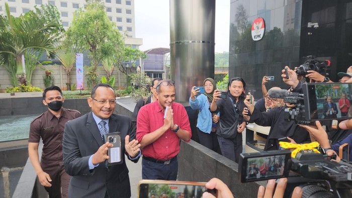 Wakil Menteri Hukum dan HAM (Wamenkumham) Edward Omar Sharif Hiariej  diperiksa hari ini (Adrial Akbar/detikcm)