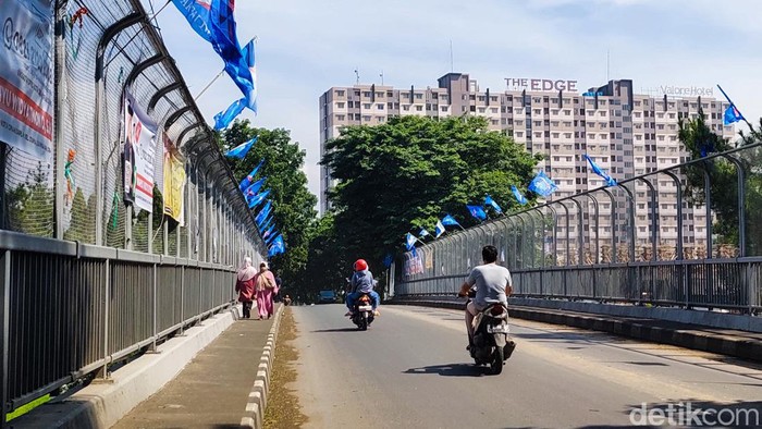 APK Kontestan Pemilu 2024 Dipasang Sembarangan di Cimahi