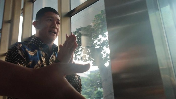 Aspri Wamenkumham Eddy Hiariej, Yogi Arie Rukmana (Wilda/detikcom)
