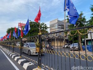 Bawaslu Surabaya Mulai Inventarisasi Peraga Kampanye yang Langgar Aturan
