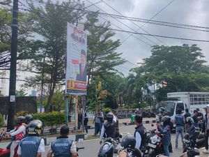 Bawaslu Makassar Maklumi APK Caleg di Billboard di Wilayah Terlarang