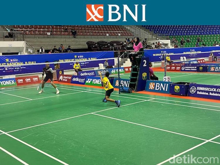Foto: Ragam Aksi Para Pebulutangkis Muda di BNI Sirnas Riau Hari Kedua