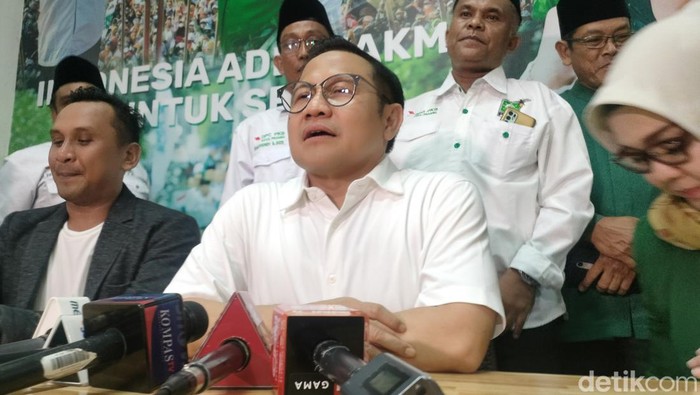 Cak Imin meresmikan Posko Pemenangan AMIN di Sumatera Barat. (Dwi/detikcom)