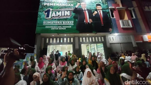 Cak Imin meresmikan Posko Pemenangan AMIN di Sumatera Barat. (Dwi/detikcom)