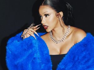 Cardi B Balas Sindiran Elon Musk di Kampanye Kamala Harris: Aku Bukan Boneka!