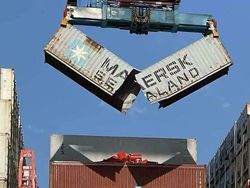 Foto Kecelakaan Mahal Bikin Melotot dan Geleng-geleng