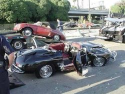 Foto Kecelakaan Mahal Bikin Melotot dan Geleng-geleng