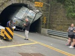 Foto Kecelakaan Mahal Bikin Melotot dan Geleng-geleng